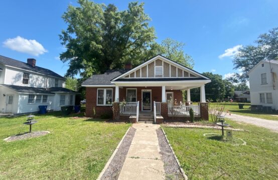 3018 River Dr